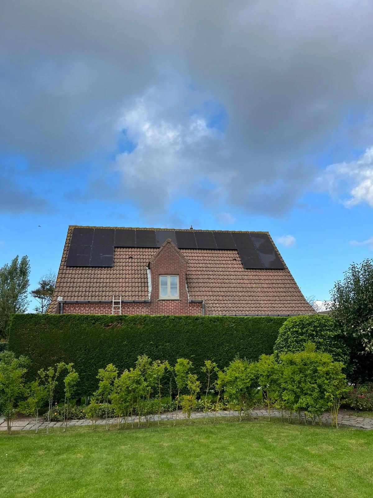 huis met zonnepanelen